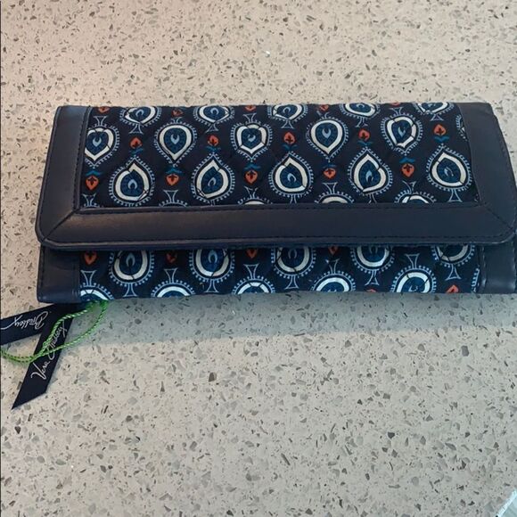 Vera Bradley wristlet wallet - Picture 1 of 4